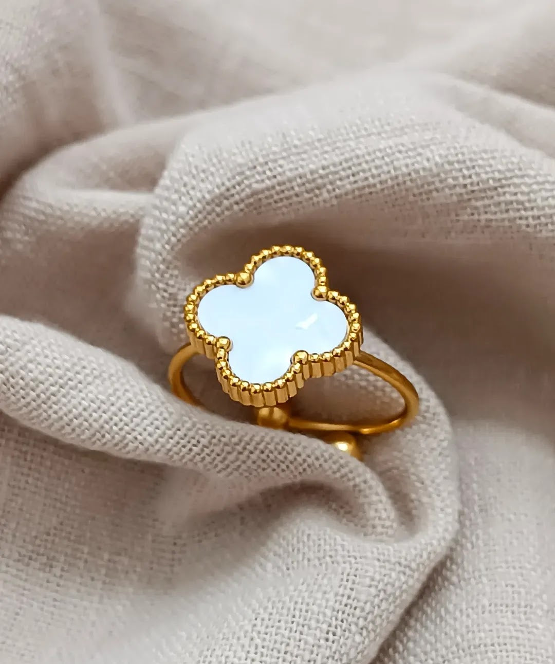 Anillo Van Cleef® Ajustable – El regalo perfecto